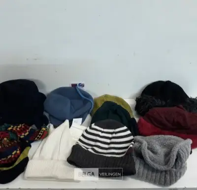 10 x Muts voor kinderen 10 assorti – kavel bij Belga Veilingen, Oudsbergen