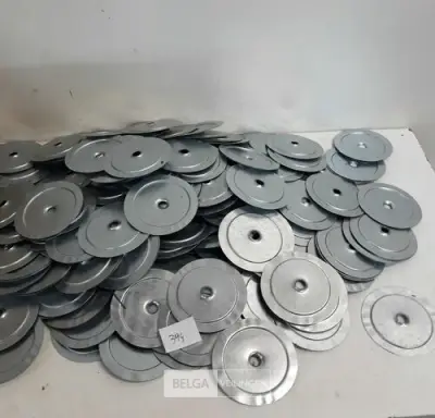 215 x Isolatieplaten rondellen 8 cm – kavel bij Belga Veilingen, Oudsbergen