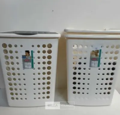 3 x Linnenbak Curver wit 40 L – kavel bij Belga Veilingen, Oudsbergen