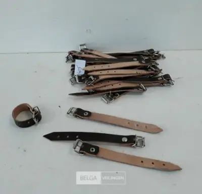 30 x Lederen riempjes 15 cm – kavel bij Belga Veilingen, Oudsbergen