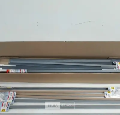 15 x T profiel 90 cm beige/grijs – kavel bij Belga Veilingen, Oudsbergen