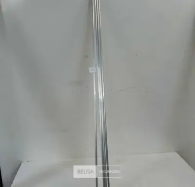 4 x Aluminium volle buis 2M 6mm – kavel bij Belga Veilingen, Oudsbergen