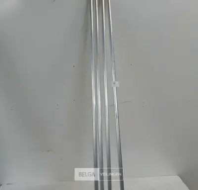 4 x Aluminium volle buis 2M 8mm – kavel bij Belga Veilingen, Oudsbergen