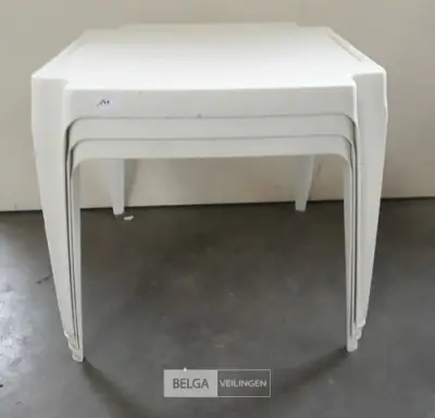 2 x Bijzet tafel pvc wit – kavel bij Belga Veilingen, Oudsbergen