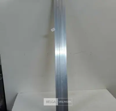 5 x Aluminium vierkante buis 2M 20x20x1,5mm – kavel bij Belga Veilingen, Oudsbergen