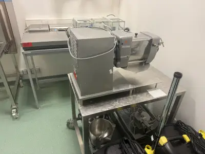 Granulator-bevestigingssysteem met universele aandrijving Erweka AR400 – kavel bij NetBid, Berlin
