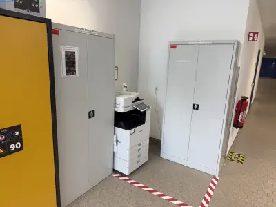 3 werkplaatskasten – kavel bij NetBid, Berlin