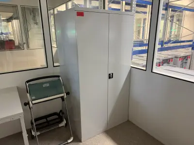 Workshop Cabinet – kavel bij NetBid, Berlin