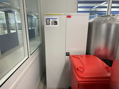 Werkplaatskast – kavel bij NetBid, Berlin