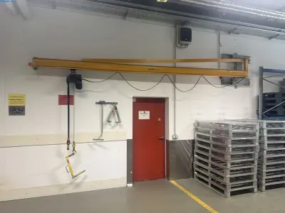 Wall-mounted Swivel Crane Demag – kavel bij NetBid, Berlin