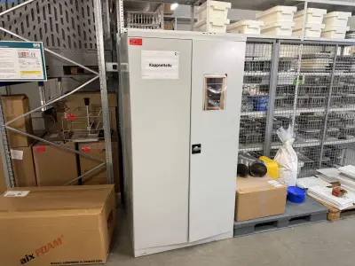 Workshop Cabinet – kavel bij NetBid, Berlin