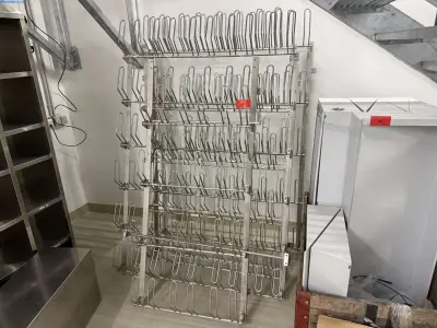 3 Wall-mounted shoe rack – kavel bij NetBid, Berlin