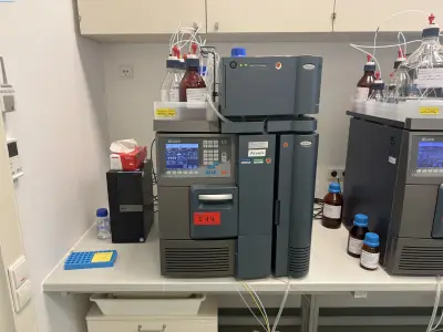 HPLC System (Arwen) Waters Seperations Modul e2695, Säulenofen Heater/Cooler, 2489 UV/Vis Detector – kavel bij NetBid, Berlin
