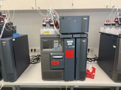 HPLC System (Bilbo) Waters Seperations Modul e2695, Säulenofen Heater/Cooler, 2998 PDA Detector – kavel bij NetBid, Berlin