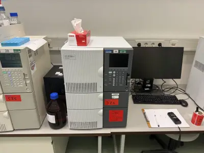 HPLC system Shimadzu LC-2010A HT – kavel bij NetBid, Berlin