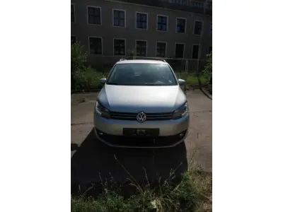1 VW Touran, 2.0 TDI, EZ: 12/2012 – kavel bij Zoll-Auktion, Kempten (Allgäu)