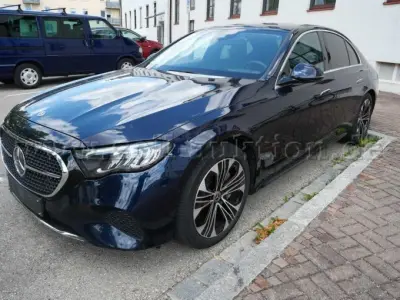 1 Mercedes-Benz E 300 de Avantgarde Advanced – kavel bij Zoll-Auktion, Augsburg