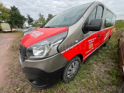 1 Feuerwehr-Mannschaftsbus - Renault Trafic 1.6 dCi - Motorschaden – kavel bij Zoll-Auktion, Loburg