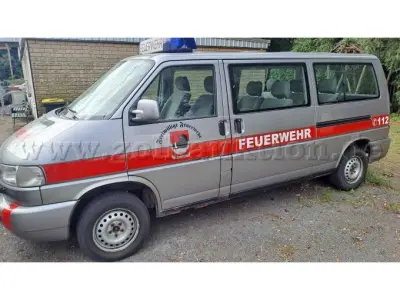 1 brandweerbus - VW T4 Caravelle - knutselproject vanwege motorschade – kavel bij Zoll-Auktion, Loburg