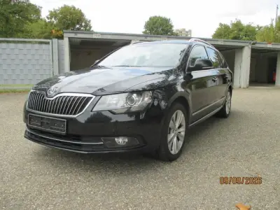 1 Skoda Superb Combi Elegance V6 DSG 4x4 – kavel bij Zoll-Auktion, Stuttgart