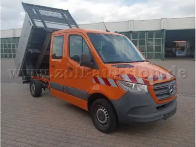 1 Mercedes Sprinter 906 Pritschenwagen mit Heckkipper – kavel bij Zoll-Auktion, Bamberg