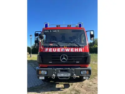 1 speciale brandweerwagen LF 16-12 van de firma Ziegler op een Daimler-Benz 1224 AF – kavel bij Zoll-Auktion, Nauen
