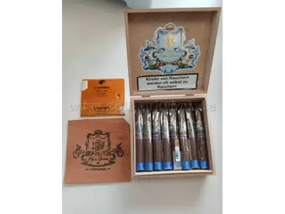 1 Don Pepin Garcia Original Blue Imperiales Torpedo, 16 sigaren incl. houten kistje – kavel bij Zoll-Auktion, Paderborn