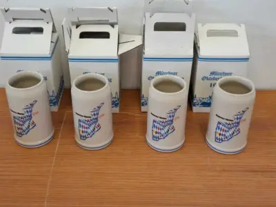 4 Oktoberfest-pullen zonder tinnen deksel, jaarpullen uit 1993, fabrikant: Rastal – kavel bij Zoll-Auktion, München