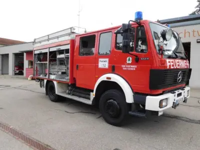 1 Tanklöschfahrzeug TLF 16/25 Mercedes Benz Aufbau Ziegler – kavel bij Zoll-Auktion, Feuchtwangen
