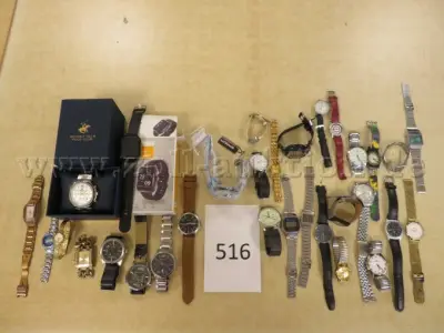 31 Armbanduhren, gebraucht, verschiedene Hersteller – kavel bij Zoll-Auktion, Hamburg