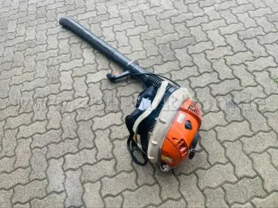 1 bladblazer Stihl BR 550, motorstoring – kavel bij Zoll-Auktion, Speyer