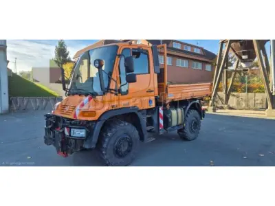 1 Mercedes-Benz Unimog U400 – kavel bij Zoll-Auktion, Borchen