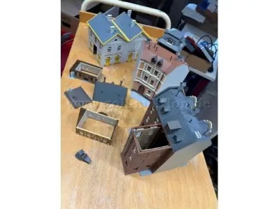 1 set van 3 bouwpakketten, lasergesneden, modelbouw, schaal H0 – kavel bij Zoll-Auktion, Bad Kreuznach