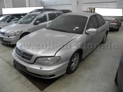 1 Opel Omega – kavel bij Zoll-Auktion, Berlin