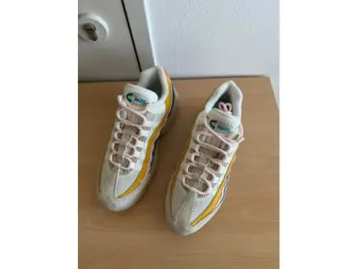 1 origineel paar Nike Air Max-sneakers, meerkleurig, maat 38,5, tweedehands – kavel bij Zoll-Auktion, Mainz