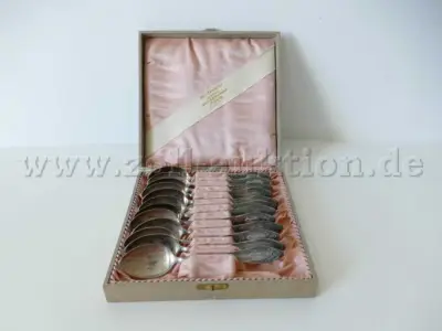 12 kleine zilveren lepeltjes, met het keurmerk 800, rond 1925 – kavel bij Zoll-Auktion, Dresden