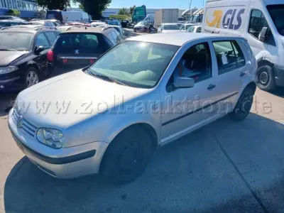 1 Volkswagen, Golf IV, zilver – kavel bij Zoll-Auktion, Hamburg