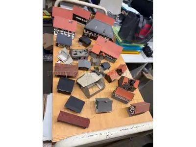 1 Konvolut 21 Bausätze Lasercut, Modellbau, H0 Spur – kavel bij Zoll-Auktion, Bad Kreuznach