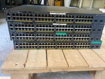 1 set Cisco-netwerkapparatuur (4 switches en 1 WLAN-controller) – kavel bij Zoll-Auktion, Gelsenkirchen