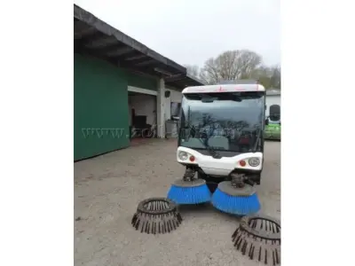 1 Straßenkehrmaschine Johnston Compact 50 / Teileträger – kavel bij Zoll-Auktion, Hagen im Bremischen