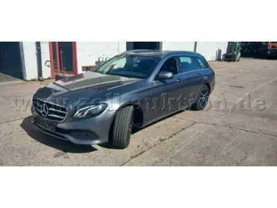 1 Mercedes-Benz E-Klasse stationwagen E 220 d – kavel bij Zoll-Auktion, Freiburg im Breisgau