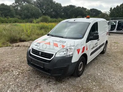 1 Peugeot Partner (weiß) – kavel bij Zoll-Auktion, Norderstedt