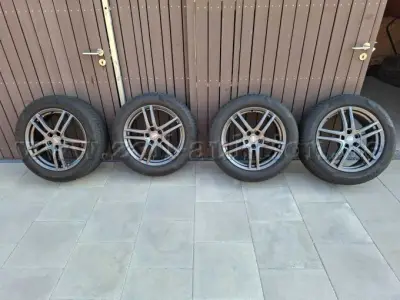 4 Winterreifen Pirelli auf Alufelgen Dezent – kavel bij Zoll-Auktion, Vilsbiburg