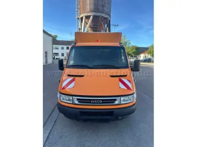 1 IVECO LKW Plane und Spriegel – kavel bij Zoll-Auktion, Fürstenfeldbruck