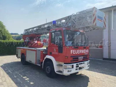 1 Drehleiter DLK 18-12 CC Magirus, IVECO Fahrgestell – kavel bij Zoll-Auktion, Lauterecken
