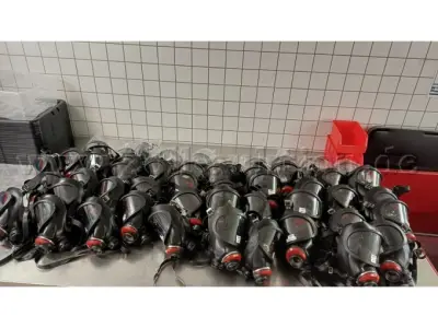 20 Atemschutzmaske, Hersteller: Auer, Typ 3S (Überdruck) – kavel bij Zoll-Auktion, Köln