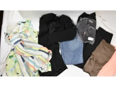 1 Mischposten Bekleidung 9-teilig, Gr. M- 40 der Marken „nife“, "H&M" u.w – kavel bij Zoll-Auktion, Hamburg