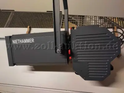 2 Niethammer HPZ215X Zoom-Profilscheinwerfer – kavel bij Zoll-Auktion, Bonn