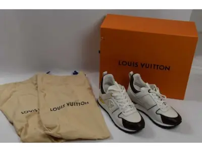 1 Paar Sneaker „Louis Vuitton“ Run Away Gr. 35 – kavel bij Zoll-Auktion, Hamburg