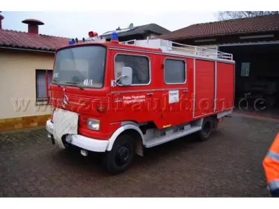 1 Löschfahrzeug / Feuerwehrfahrzeug Mercedes-Benz LF8 – kavel bij Zoll-Auktion, Unterpleichfeld
